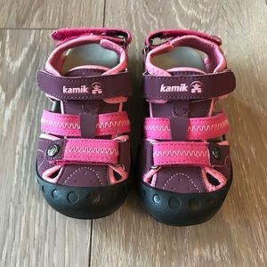 Kamik Twig toddler sandals size 8. Like new.